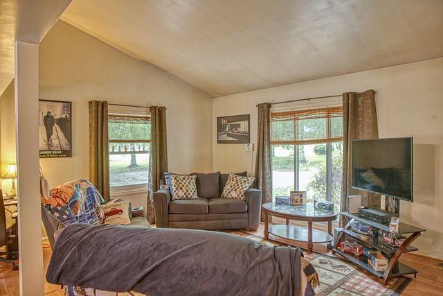 3570 Golden Mountain Rd, NE, Sparta, TN 38583