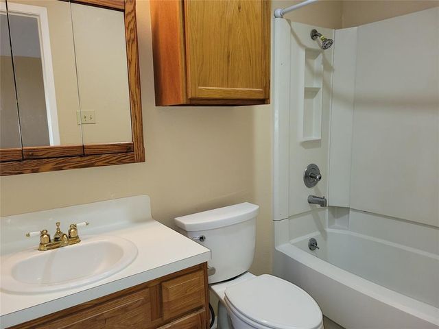 8802 Piney Point DR B, Austin, TX 78729