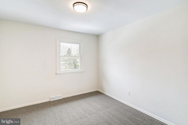 333 GOLF HILLS RD, Havertown, PA 19083