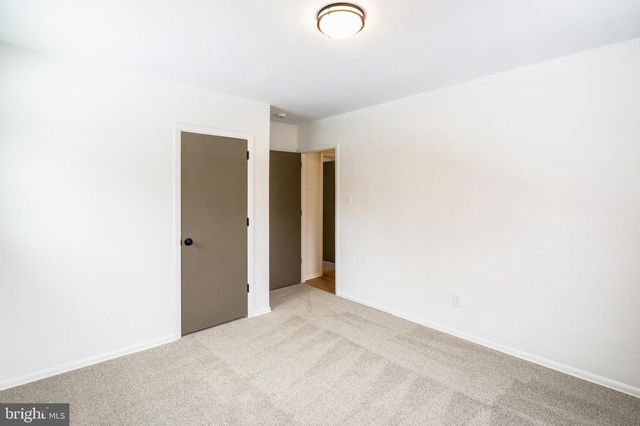 333 GOLF HILLS RD, Havertown, PA 19083