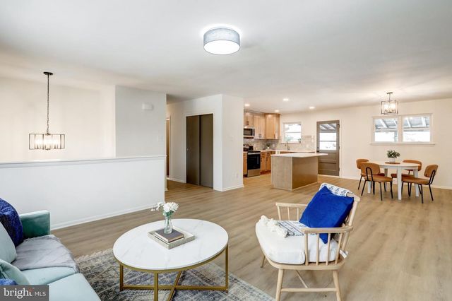 333 GOLF HILLS RD, Havertown, PA 19083