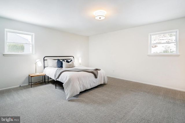 333 GOLF HILLS RD, Havertown, PA 19083