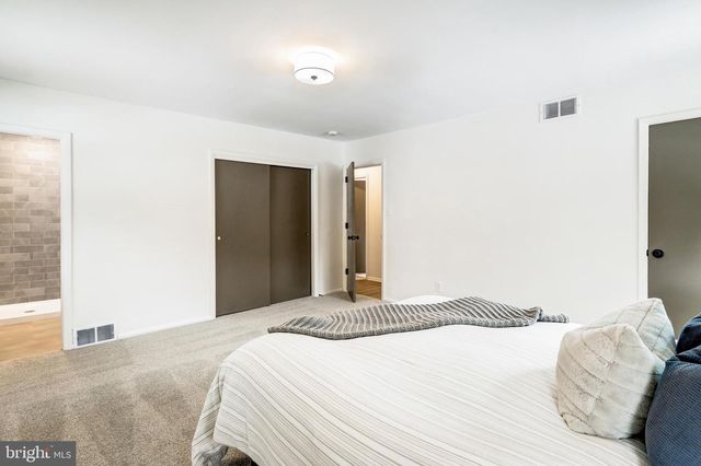 333 GOLF HILLS RD, Havertown, PA 19083