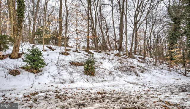 333 GOLF HILLS RD, Havertown, PA 19083