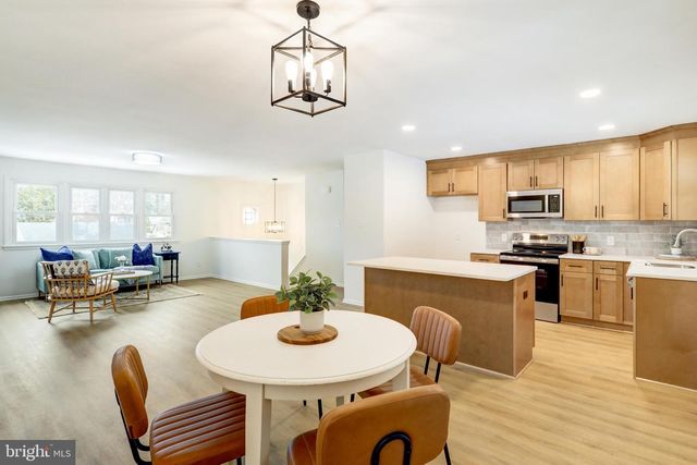 333 GOLF HILLS RD, Havertown, PA 19083