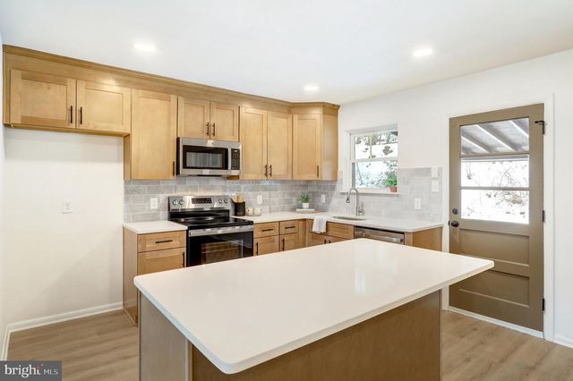 333 GOLF HILLS RD, Havertown, PA 19083