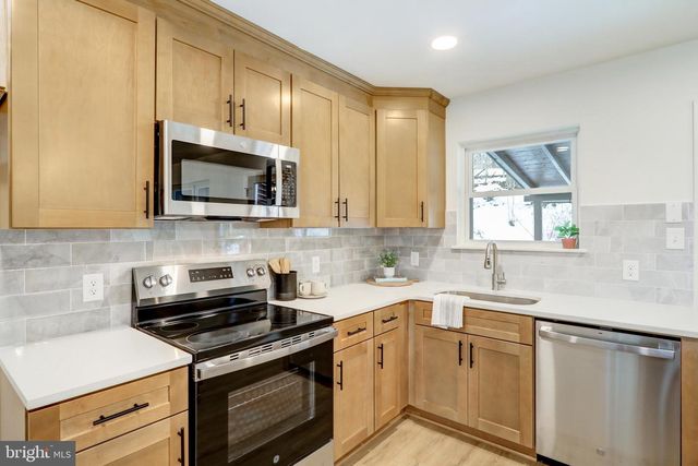 333 GOLF HILLS RD, Havertown, PA 19083