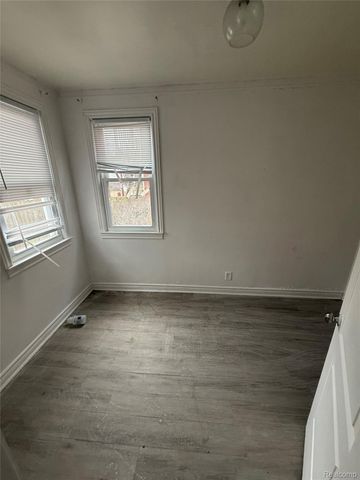 6746 Heyden Street, Detroit, MI 48228