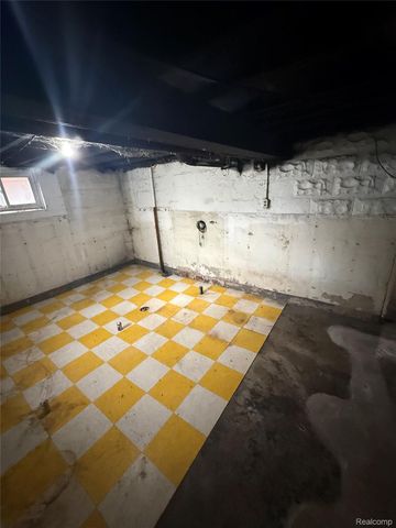 6746 Heyden Street, Detroit, MI 48228