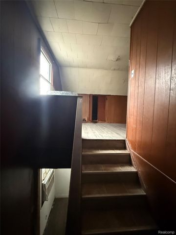 6746 Heyden Street, Detroit, MI 48228