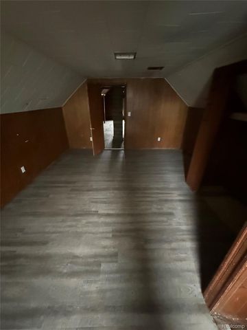 6746 Heyden Street, Detroit, MI 48228