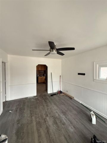 6746 Heyden Street, Detroit, MI 48228