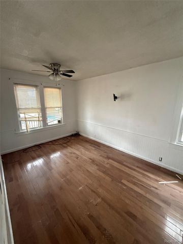 6746 Heyden Street, Detroit, MI 48228