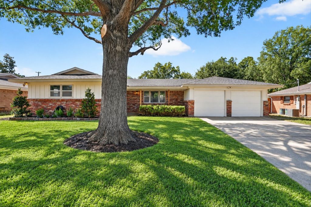 429 Fieldwood Terrace, Hurst, TX 76053 — photo 2