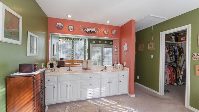 1923 Fairway Drive, Huntsville, TX 77340