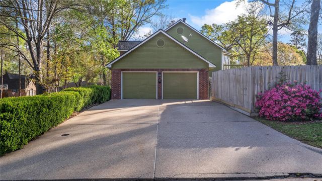 1923 Fairway Drive, Huntsville, TX 77340