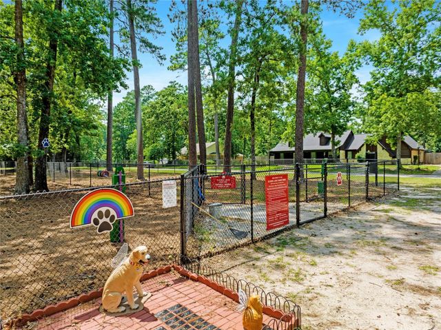 1923 Fairway Drive, Huntsville, TX 77340