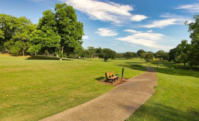 1923 Fairway Drive, Huntsville, TX 77340