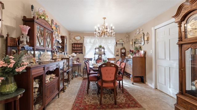 1923 Fairway Drive, Huntsville, TX 77340