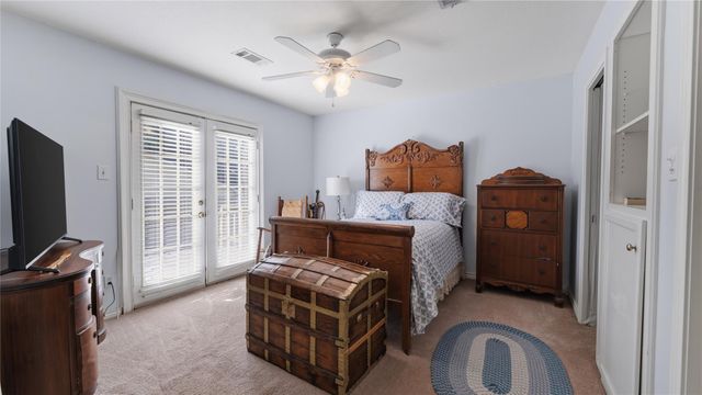 1923 Fairway Drive, Huntsville, TX 77340