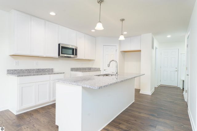 565 W Wildwood Drive, Owosso, MI 48867