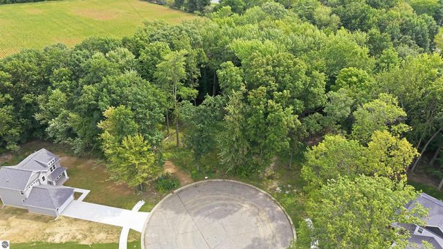 565 W Wildwood Drive, Owosso, MI 48867