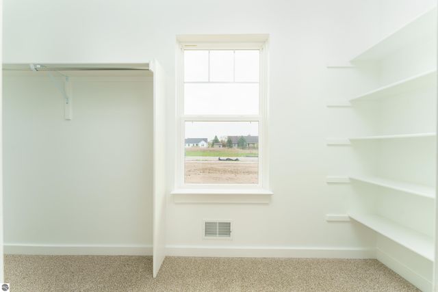 565 W Wildwood Drive, Owosso, MI 48867