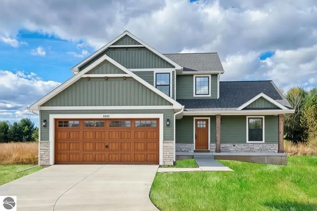 565 W Wildwood Drive, Owosso, MI 48867