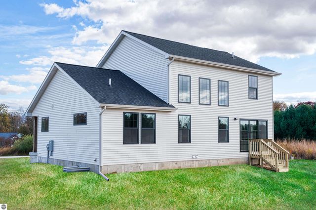 565 W Wildwood Drive, Owosso, MI 48867