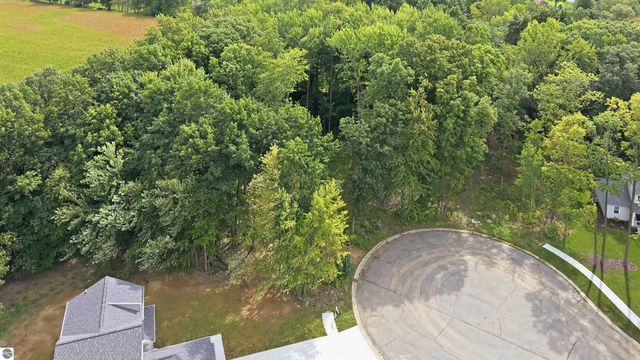 565 W Wildwood Drive, Owosso, MI 48867