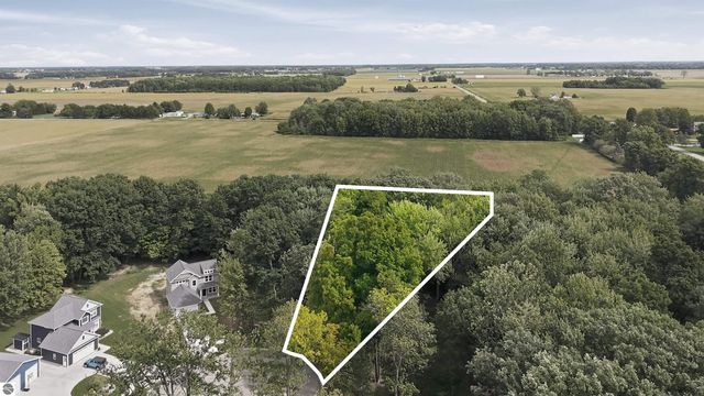 565 W Wildwood Drive, Owosso, MI 48867