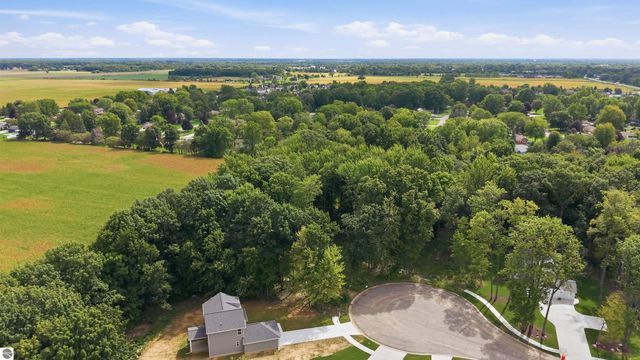 565 W Wildwood Drive, Owosso, MI 48867