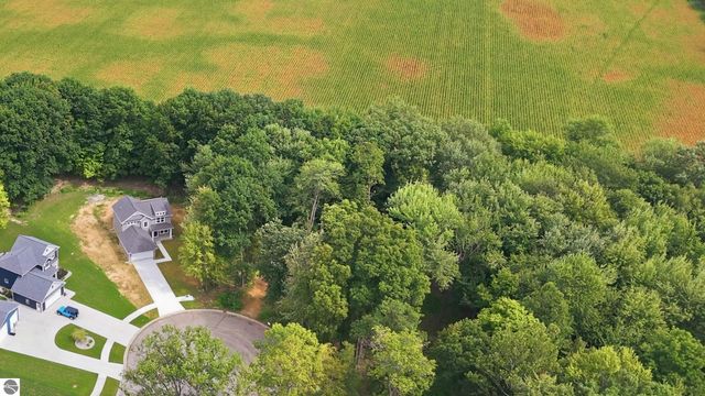565 W Wildwood Drive, Owosso, MI 48867