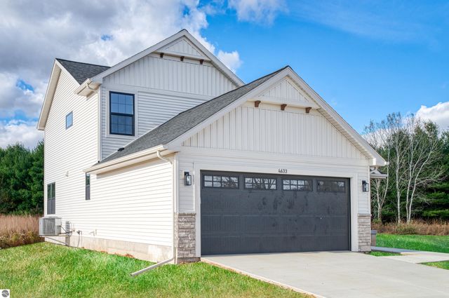 565 W Wildwood Drive, Owosso, MI 48867