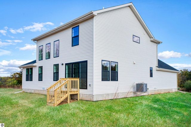 565 W Wildwood Drive, Owosso, MI 48867