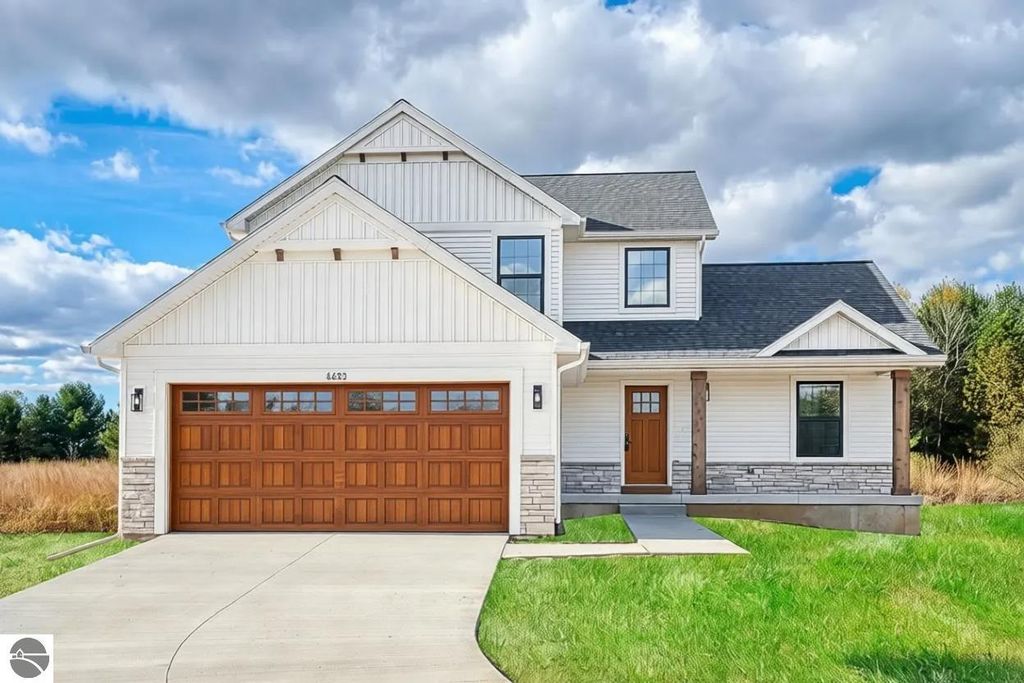 565 W Wildwood Drive, Owosso, MI 48867