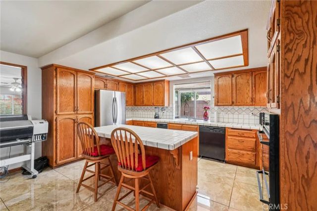 575 Lauresa, Hemet, CA 92544