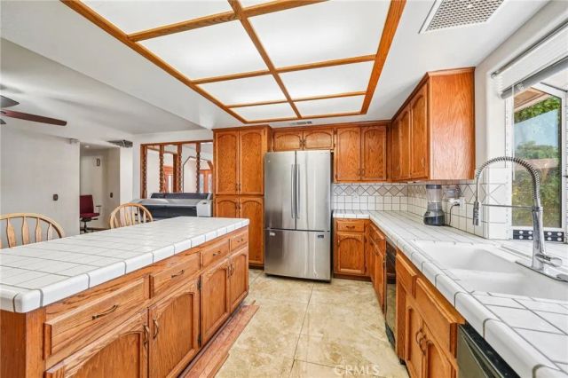 575 Lauresa, Hemet, CA 92544
