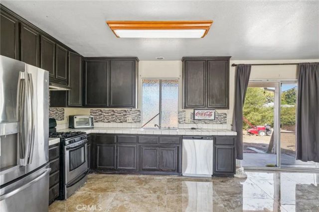 575 Lauresa, Hemet, CA 92544