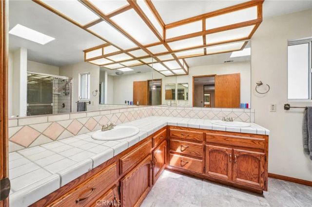575 Lauresa, Hemet, CA 92544
