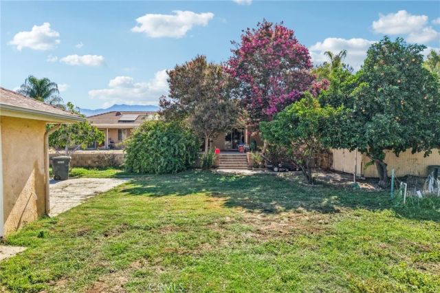 575 Lauresa, Hemet, CA 92544