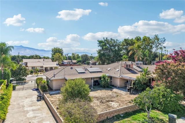 575 Lauresa, Hemet, CA 92544