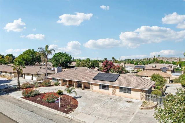 575 Lauresa, Hemet, CA 92544