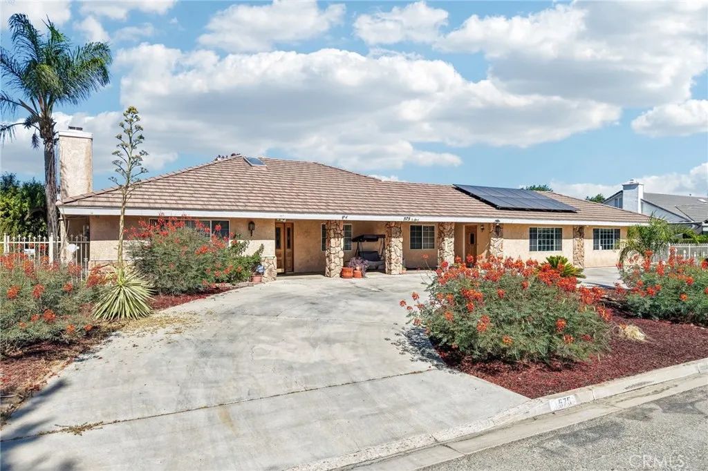 575 Lauresa, Hemet, CA 92544