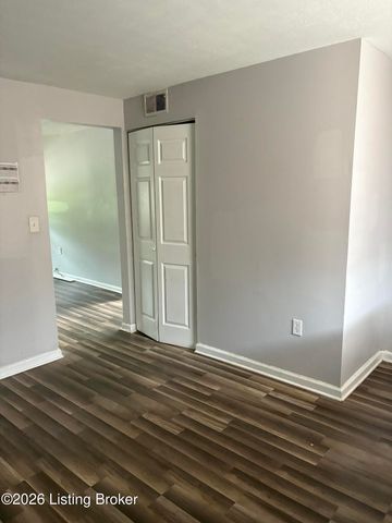1711 Liberty Bell Way, Louisville, KY 40215