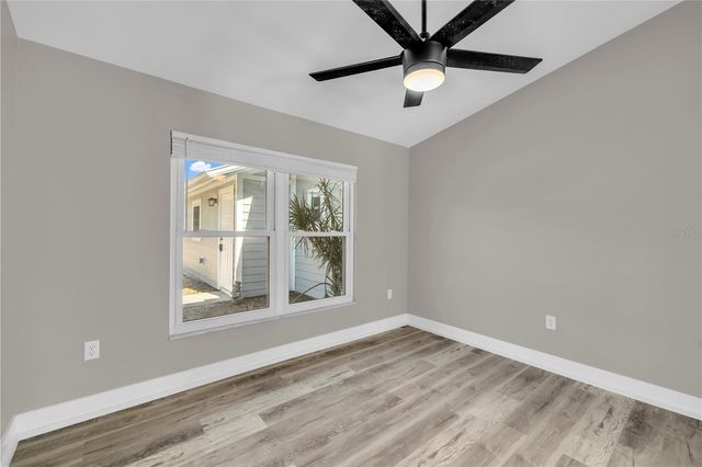 21161 KNOLLWOOD AVENUE, Port Charlotte, FL 33952