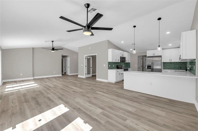 21161 KNOLLWOOD AVENUE, Port Charlotte, FL 33952