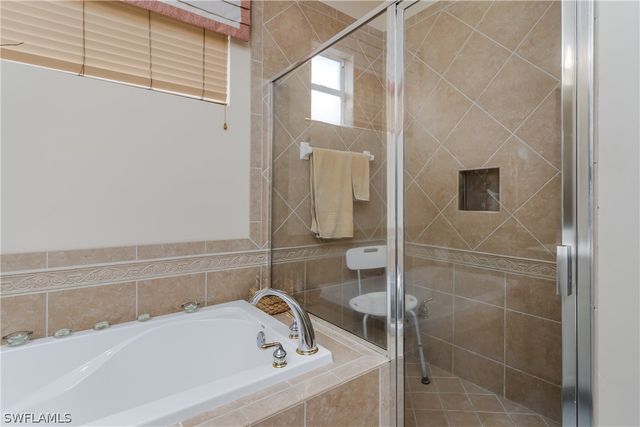 6845 Bent Grass DR, Naples, FL 34113