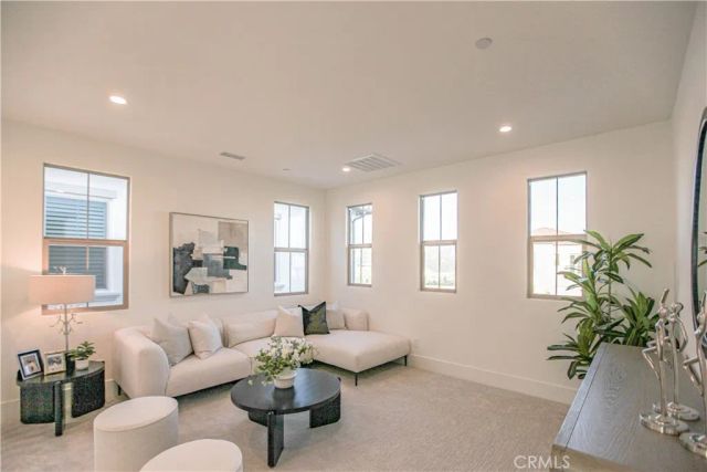 137 Oakstone, Irvine, CA 92618