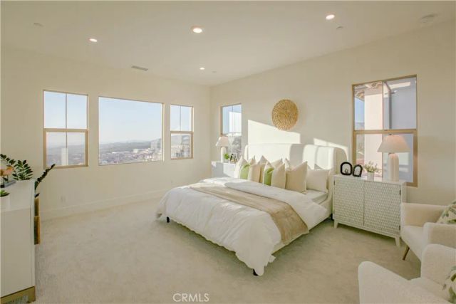 137 Oakstone, Irvine, CA 92618